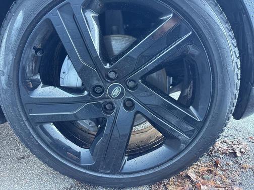 2023 Land Rover Discovery P300 S R-Dynamic