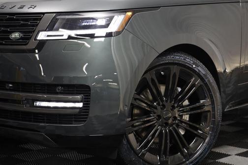 Green 2026 Land Rover Range Rover SE