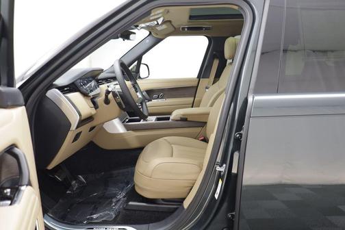 Green 2026 Land Rover Range Rover SE