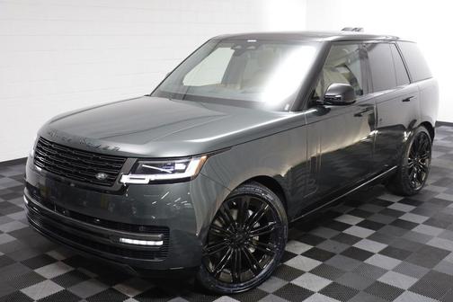 Green 2026 Land Rover Range Rover SE
