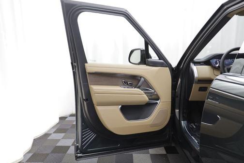 Green 2026 Land Rover Range Rover SE