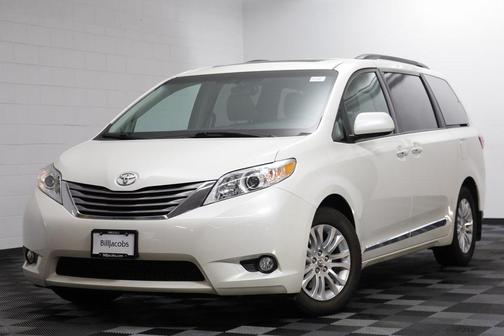 2017 Toyota Sienna XLE
