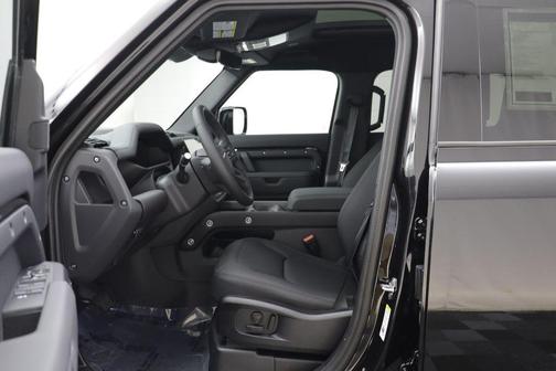 Santorini Black Metallic 2026 Land Rover Defender S