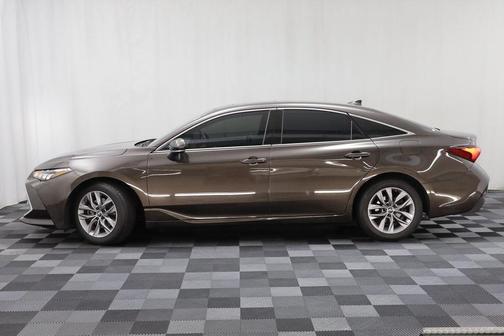 2019 Toyota Avalon XLE