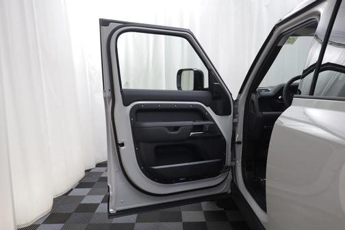 Borasco Grey Metallic 2026 Land Rover Defender S