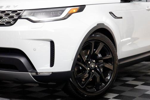 2025 Land Rover Discovery P300 S