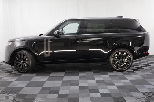 2025 Land Rover Range Rover P400 SE 7 Seat