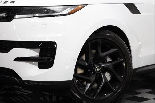 2025 Land Rover Range Rover Sport SE