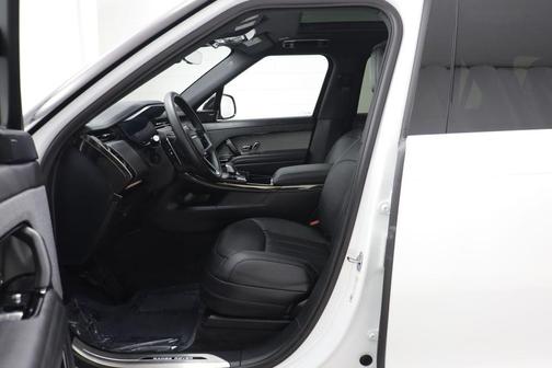 Fuji White 2025 Land Rover Range Rover Sport SE