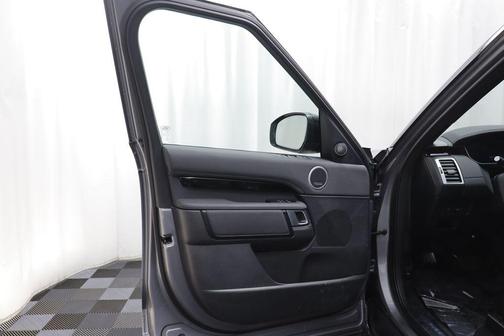 2025 Land Rover Discovery P300 S