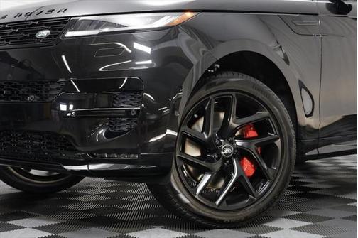 2025 Land Rover Range Rover Sport SE