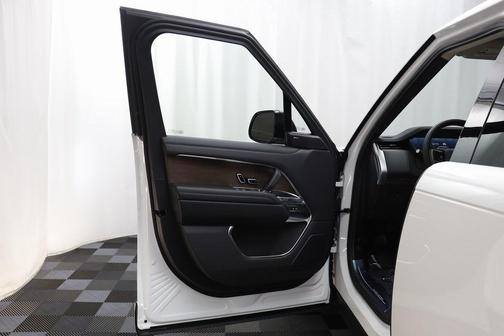 2025 Land Rover Range Rover P550e SE