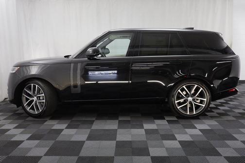 2025 Land Rover Range Rover P400 SE