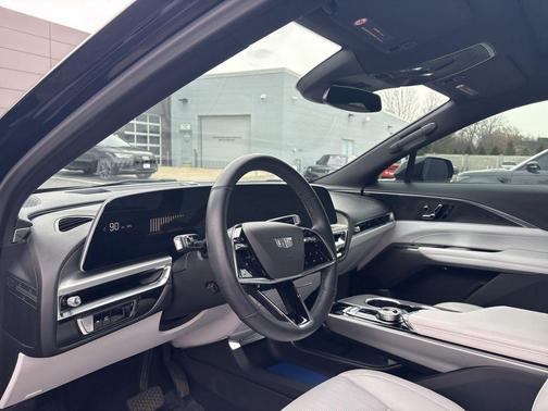 2024 Cadillac LYRIQ Sport