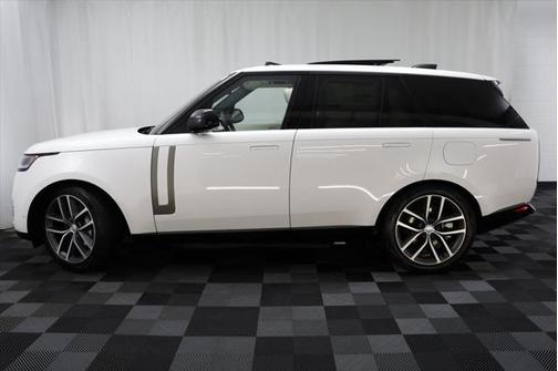 2025 Land Rover Range Rover P550e SE