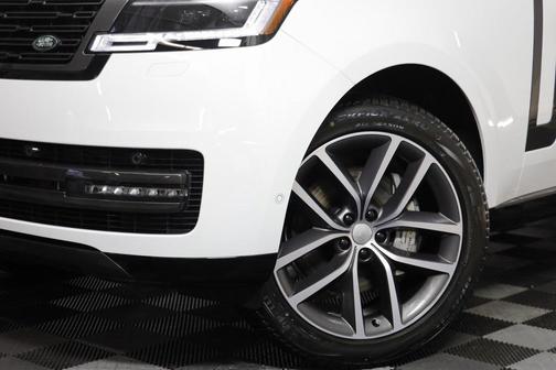 2025 Land Rover Range Rover SE