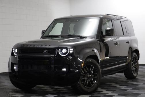 Santorini Black Metallic 2026 Land Rover Defender X-Dynamic SE
