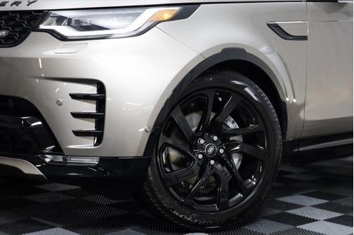2025 Land Rover Discovery Dynamic SE