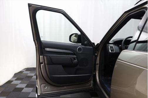 2025 Land Rover Discovery Dynamic SE