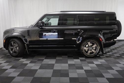 2025 Land Rover Defender 130 P400 X-Dynamic SE