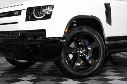 2025 Land Rover Defender X-Dynamic SE