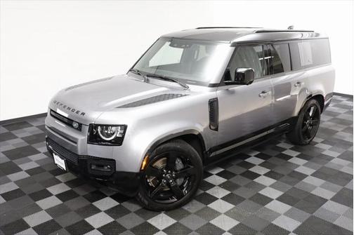 2024 Land Rover Defender 130 P400 X-Dynamic SE