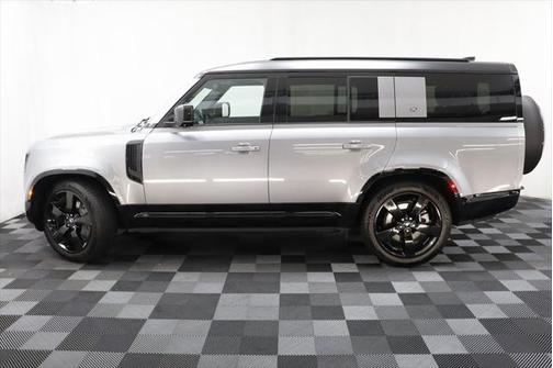 2024 Land Rover Defender 130 P400 X-Dynamic SE