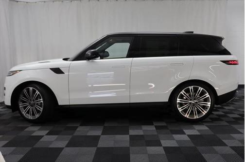 2025 Land Rover Range Rover Sport SE