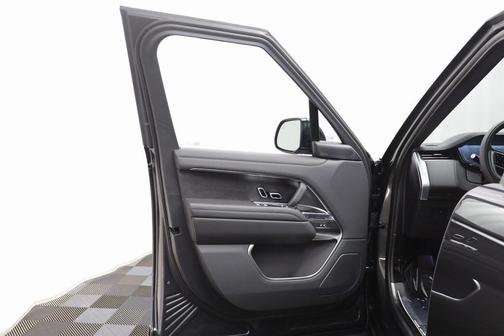2025 Land Rover Range Rover P530 SE 7 Seat