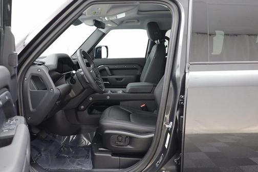 2025 Land Rover Defender 110 P300