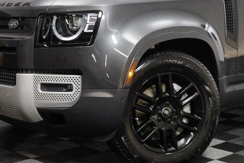 2025 Land Rover Defender 110 P300