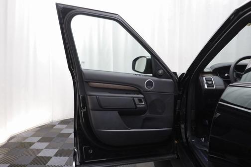 2025 Land Rover Discovery P360 Dynamic SE