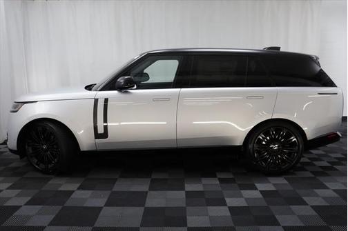 2025 Land Rover Range Rover P530 SE 7 Seat