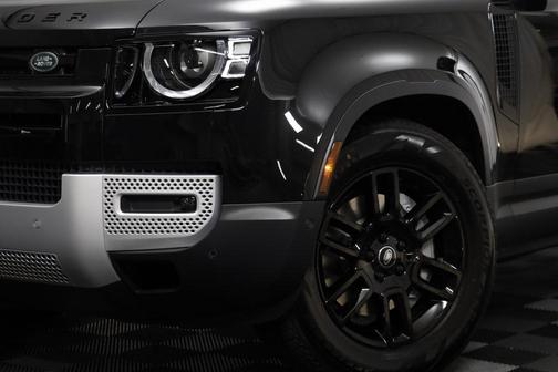 2025 Land Rover Defender 110 P300