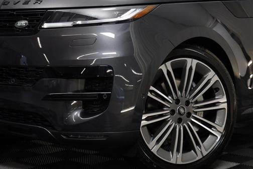 2025 Land Rover Range Rover Sport SE