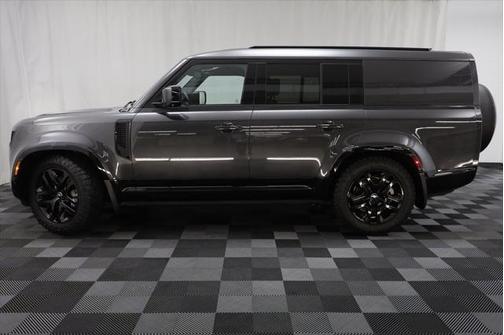 2024 Land Rover Defender 130 P400 Outbound