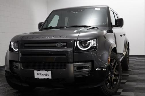 2024 Land Rover Defender 130 P400 Outbound