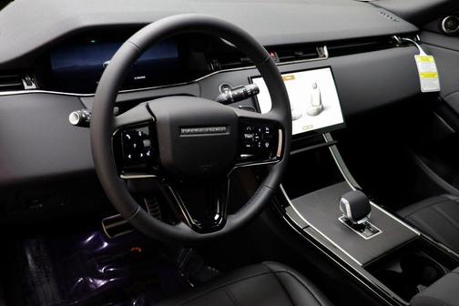 2026 Land Rover Range Rover Evoque Dynamic SE