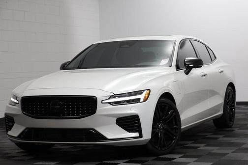 2024 Volvo S60 Recharge Plug-In Hybrid T8 Plus Black Edition