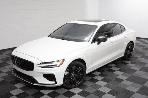 2024 Volvo S60 Recharge Plug-In Hybrid T8 Plus Black Edition