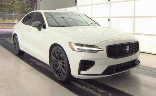 2024 Volvo S60 Recharge Plug-In Hybrid T8 Plus Black Edition