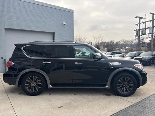 2017 Nissan Armada Platinum