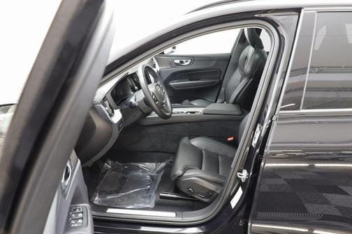 2025 Volvo XC60 Plug-In Hybrid T8 Ultra