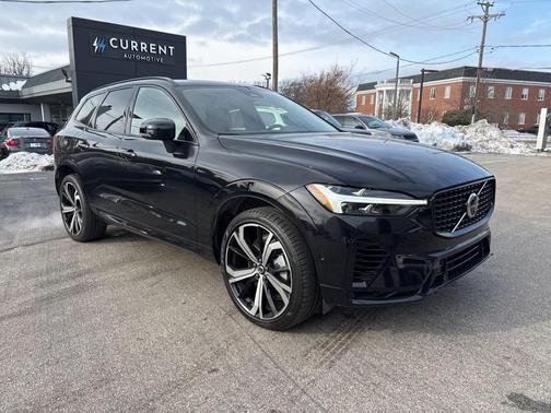 2025 Volvo XC60 Plug-In Hybrid T8 Ultra