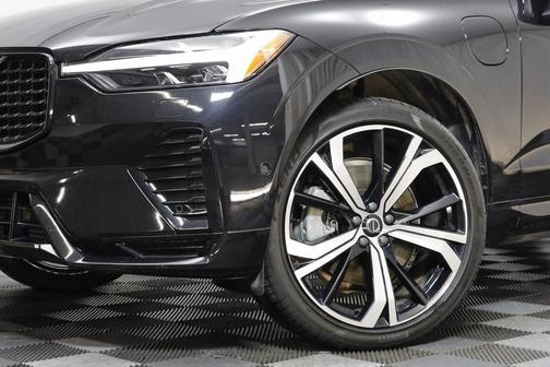 2025 Volvo XC60 Plug-In Hybrid T8 Ultra