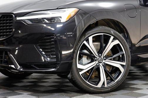 2025 Volvo XC60 Plug-In Hybrid T8 Ultra
