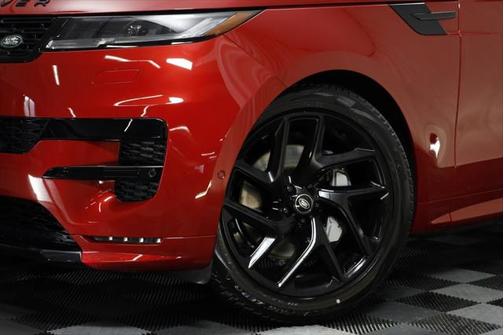 2025 Land Rover Range Rover Sport SE