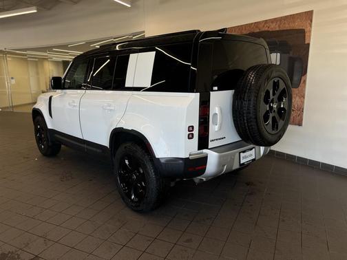 2025 Land Rover Defender 110 P400 S