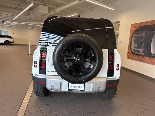 2025 Land Rover Defender 110 P400 S