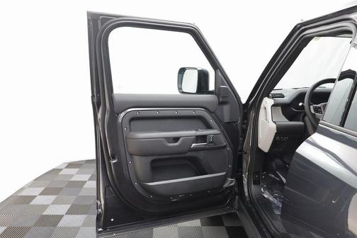 2026 Land Rover Defender S